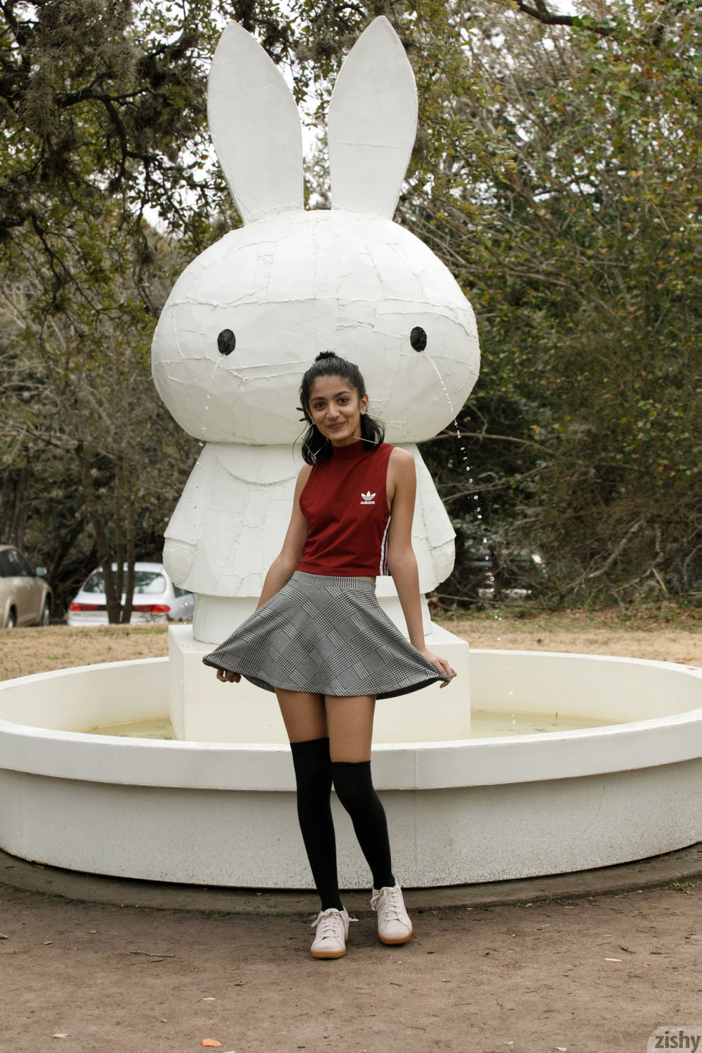 Ushna Malik - Every Moment Counts #H1VSNFWu