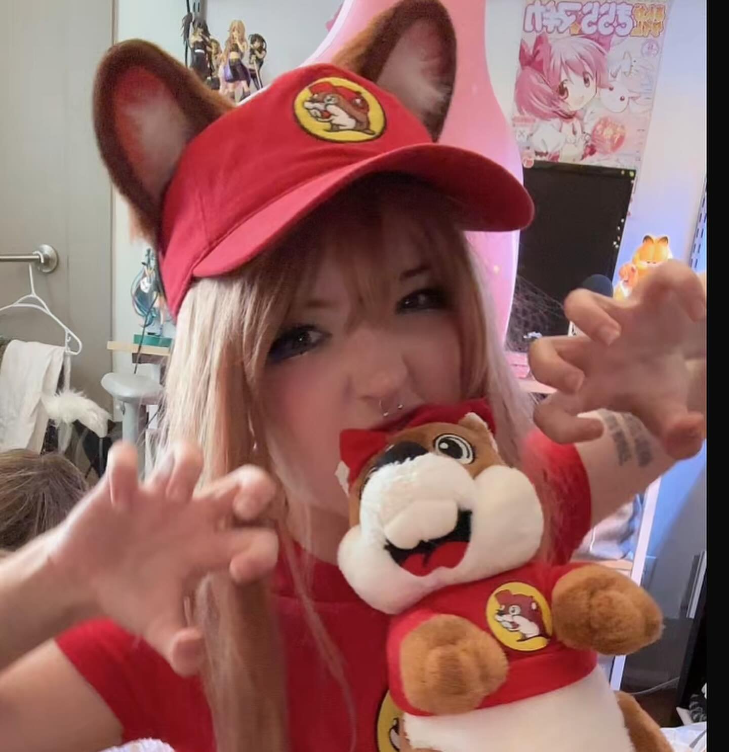 Beautiful Buc-ee's Gas Station Girl Whore Mascot Cosplay #Uiq5bnum