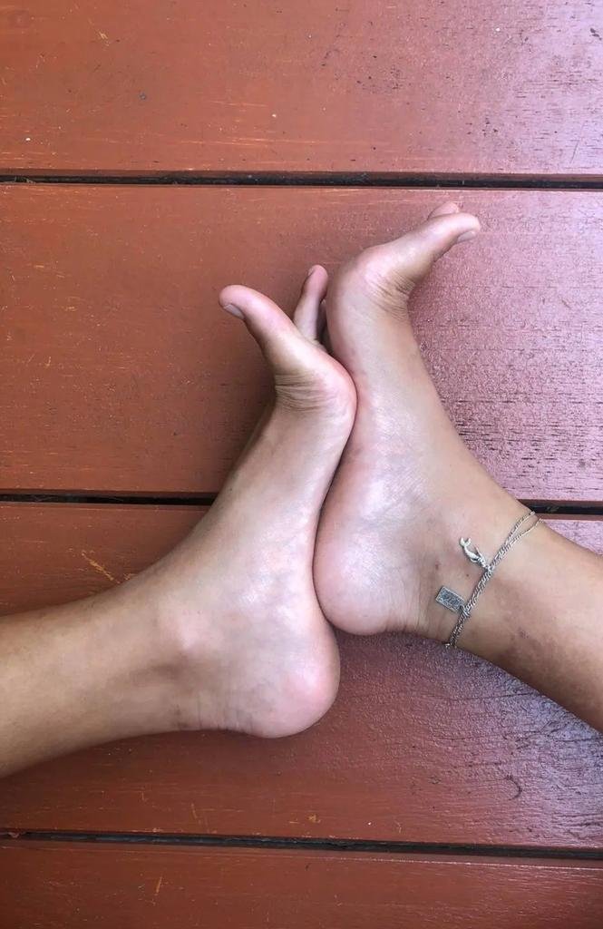 Giantess Feet: Mistress Ana #CKfZLGK6