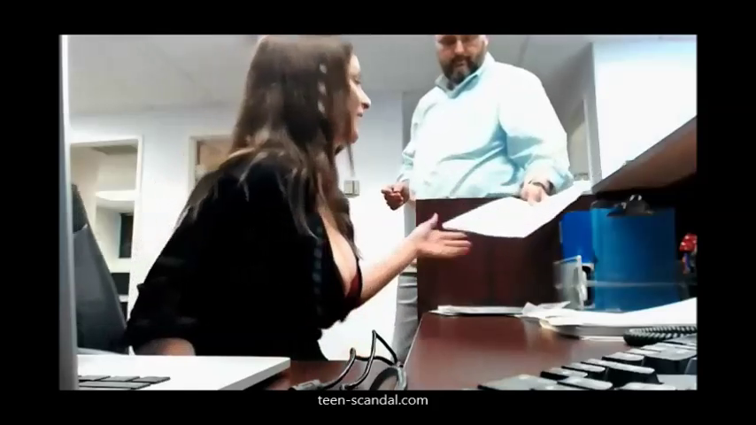 854px x 480px - Flashing her boss at the workplace - Porn - EroMe